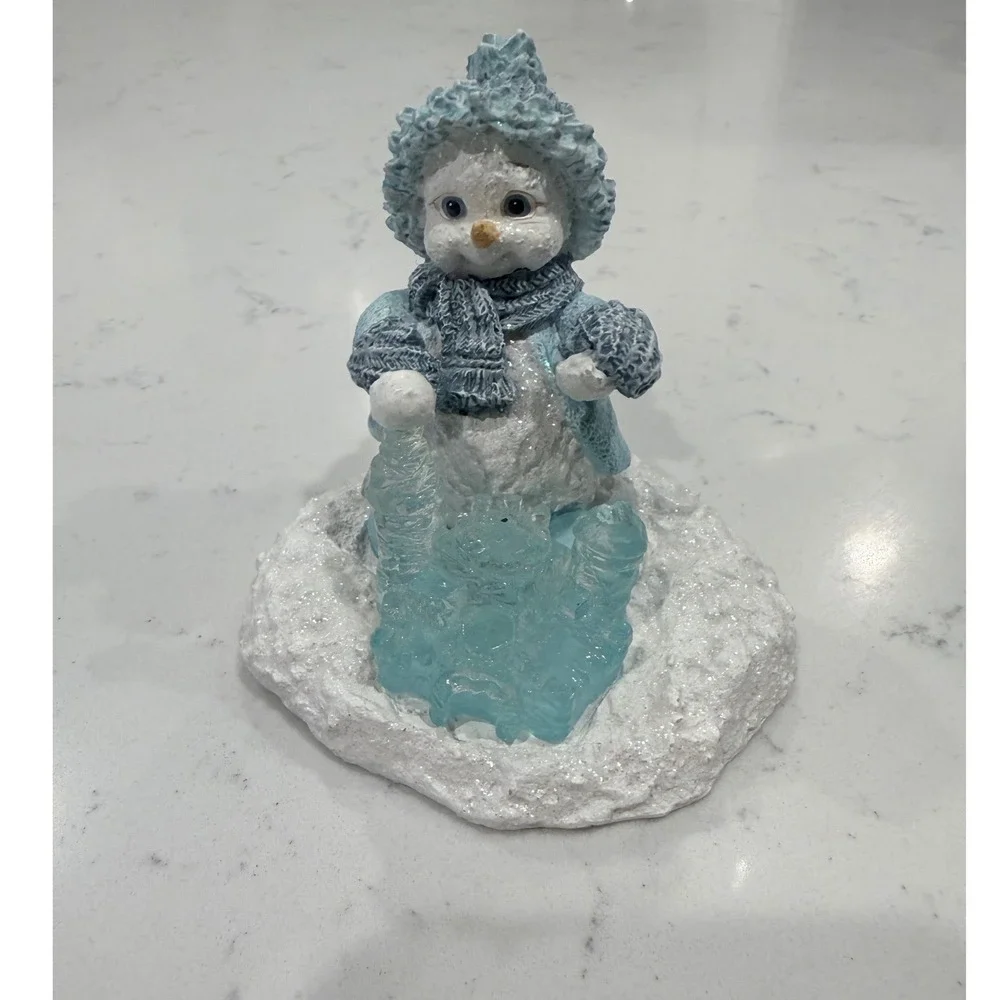 Dreamsicles Northern Lights Ice Castle 60502 Snowman Figurine 1998 Kristin